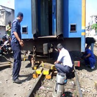 KA Penataran Blitar-Surabaya Anjlok 